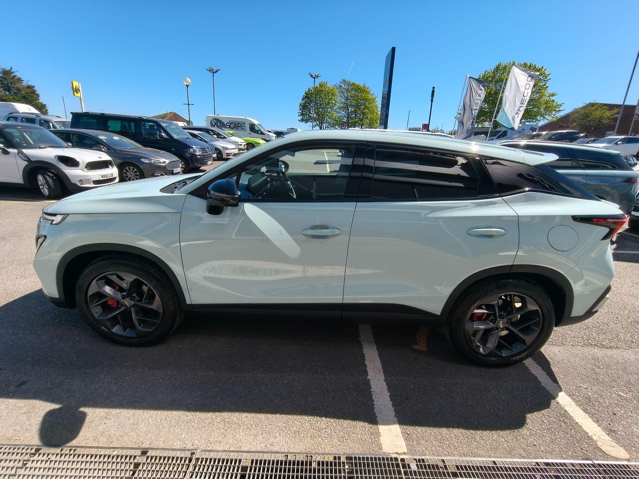 Large vehicle image